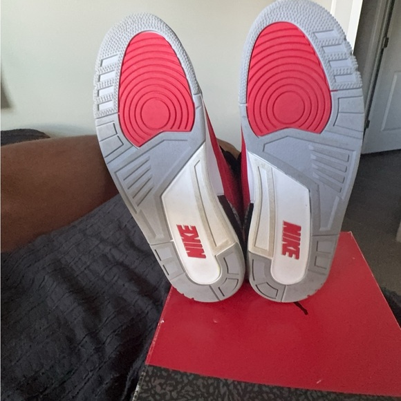 Jordan 3 “Unite” Size 10 - Picture 6 of 7